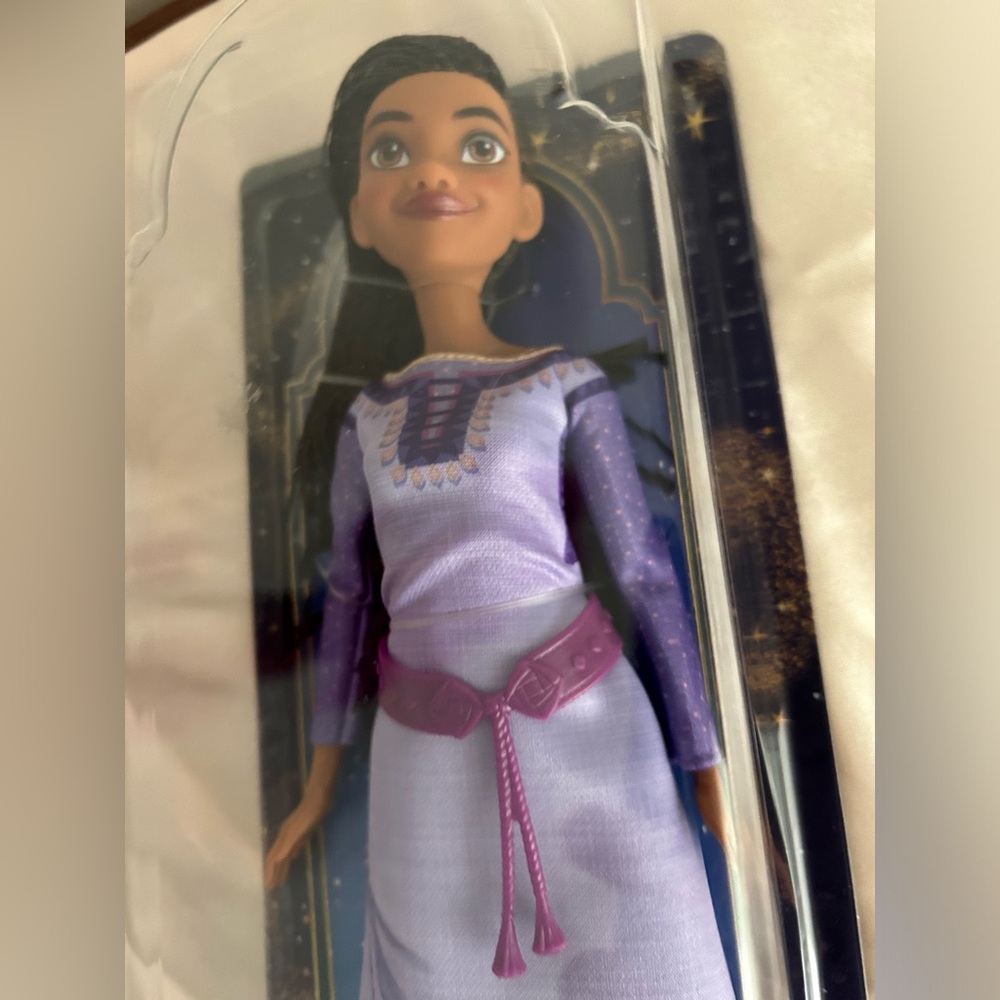 Disney Wish - Asha Of Rosas Posable Fashion Doll Brand New Sealed - Picture 2 of 4